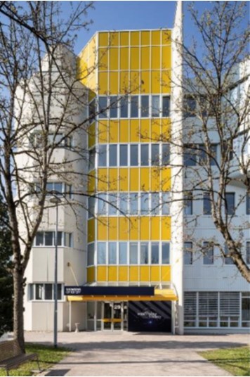Das Bild zeigt das Gebäude des Siemens Energy Standorts München